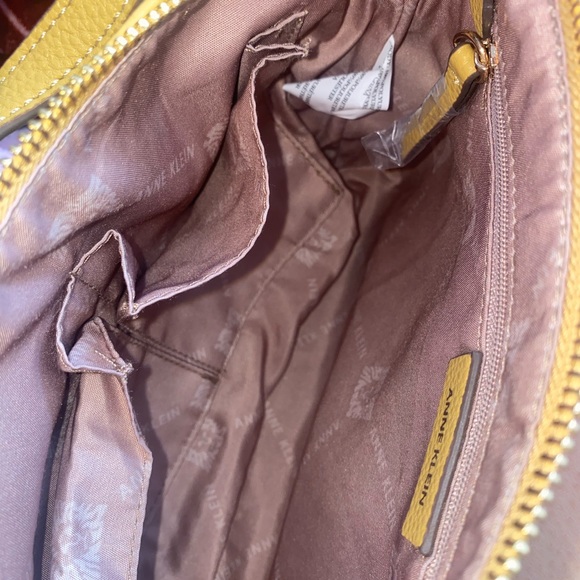 Yellow bag - Picture 1 of 3